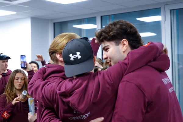 Étudiants qui s'amusent Étudiants qui s'amusent