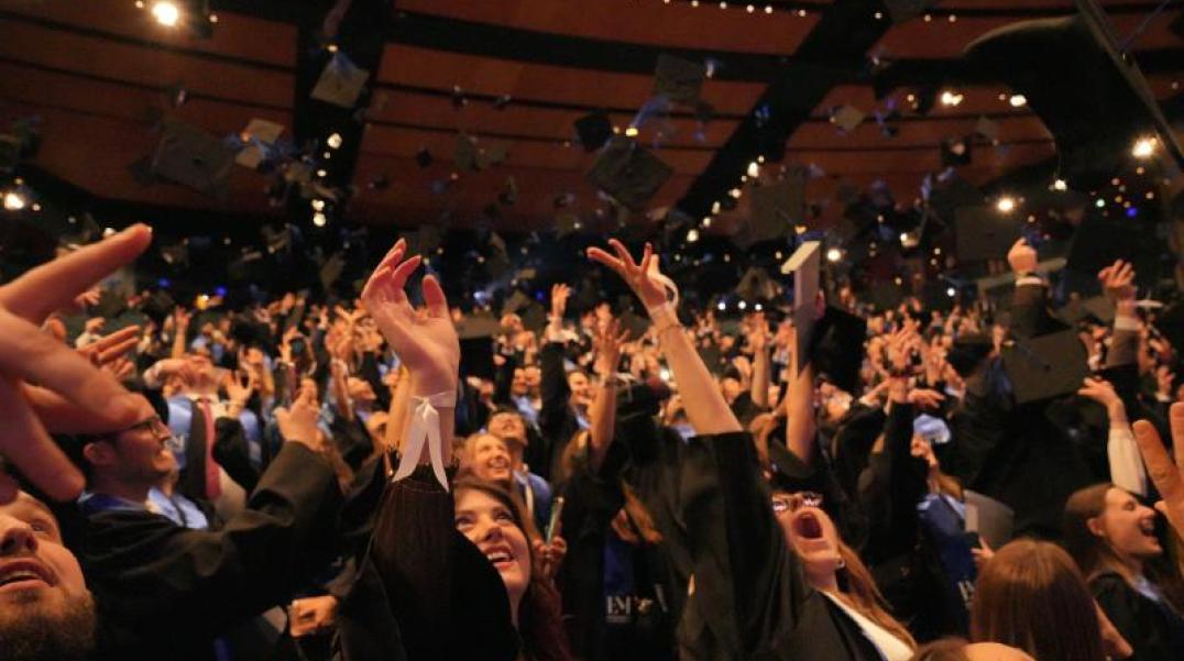 Throwing toques at graduation ceremonies Throwing toques at graduation ceremonies